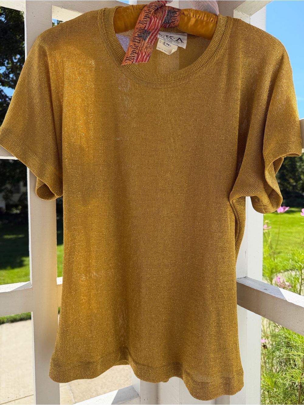 VTG AKA New York Gold Metallic Ribbed Knit Short Sleeve Top - Size M